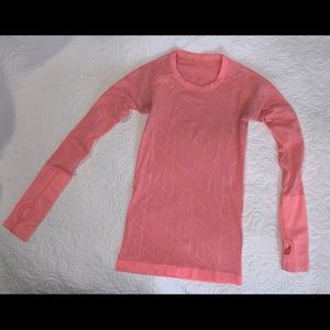 Lululemon swiftly tech long sleeve size 2